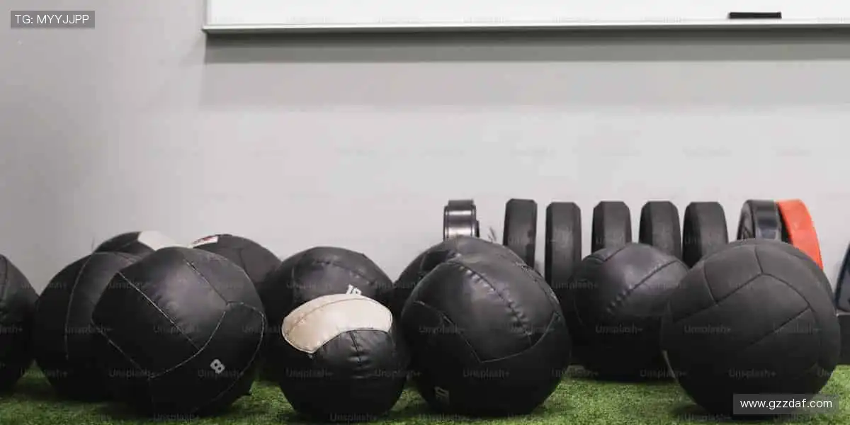 🎮 实时比分，弹幕狂欢，这里永不冷场！